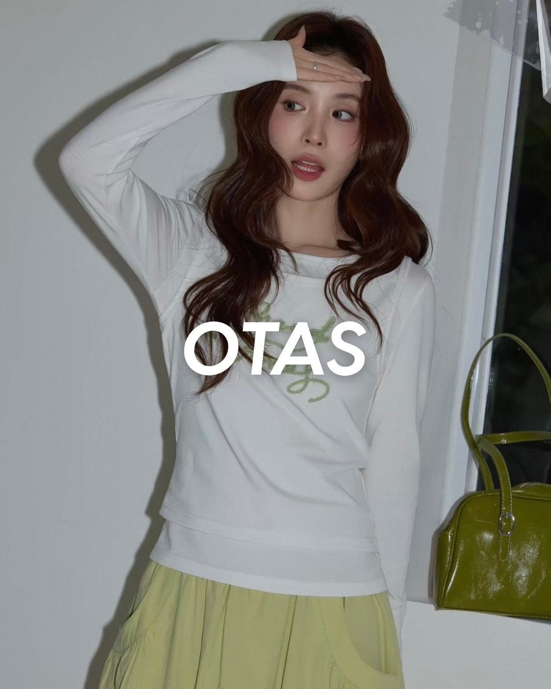 logo long sleeve layered tops