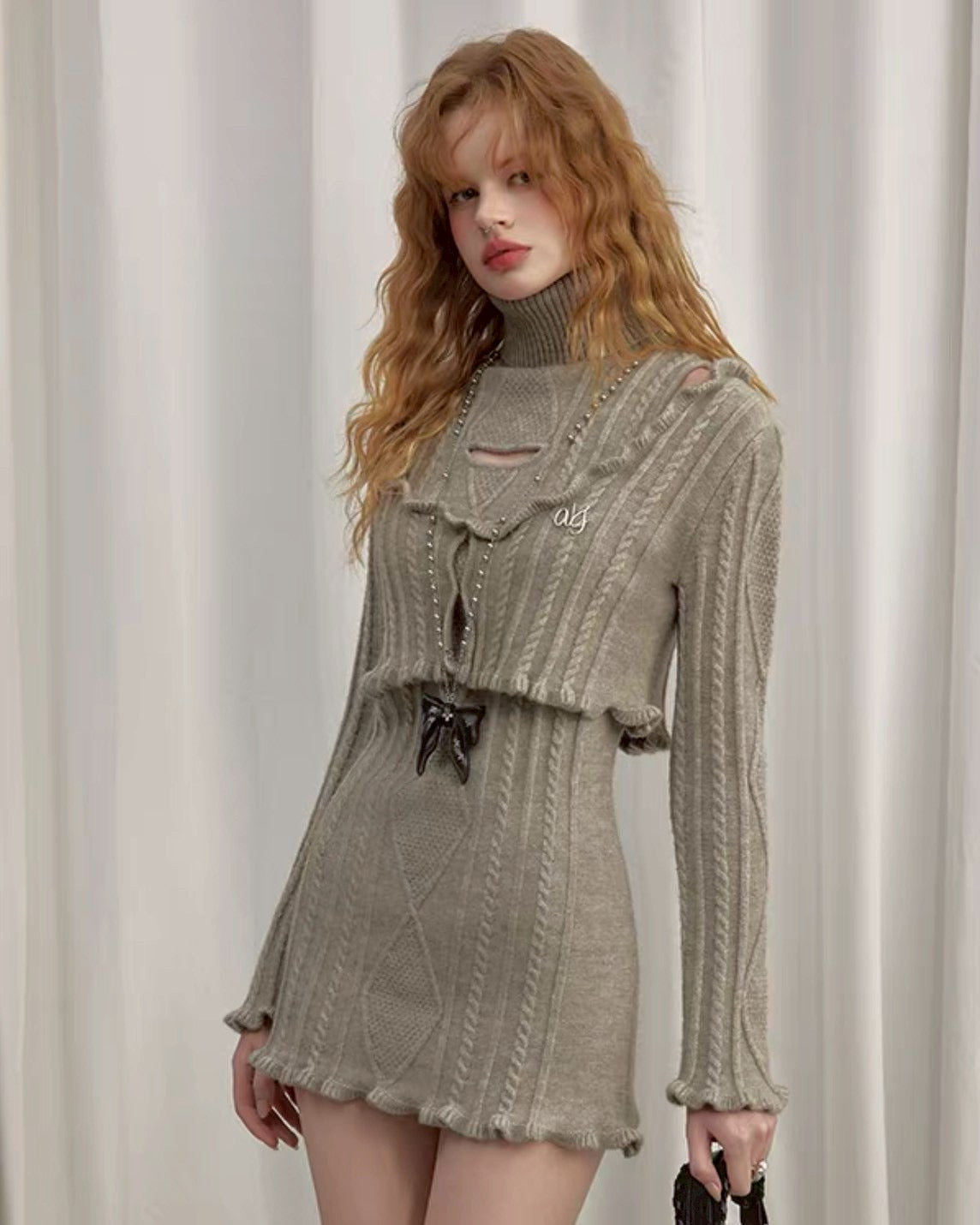 タートルネックワンピ&カーディガン