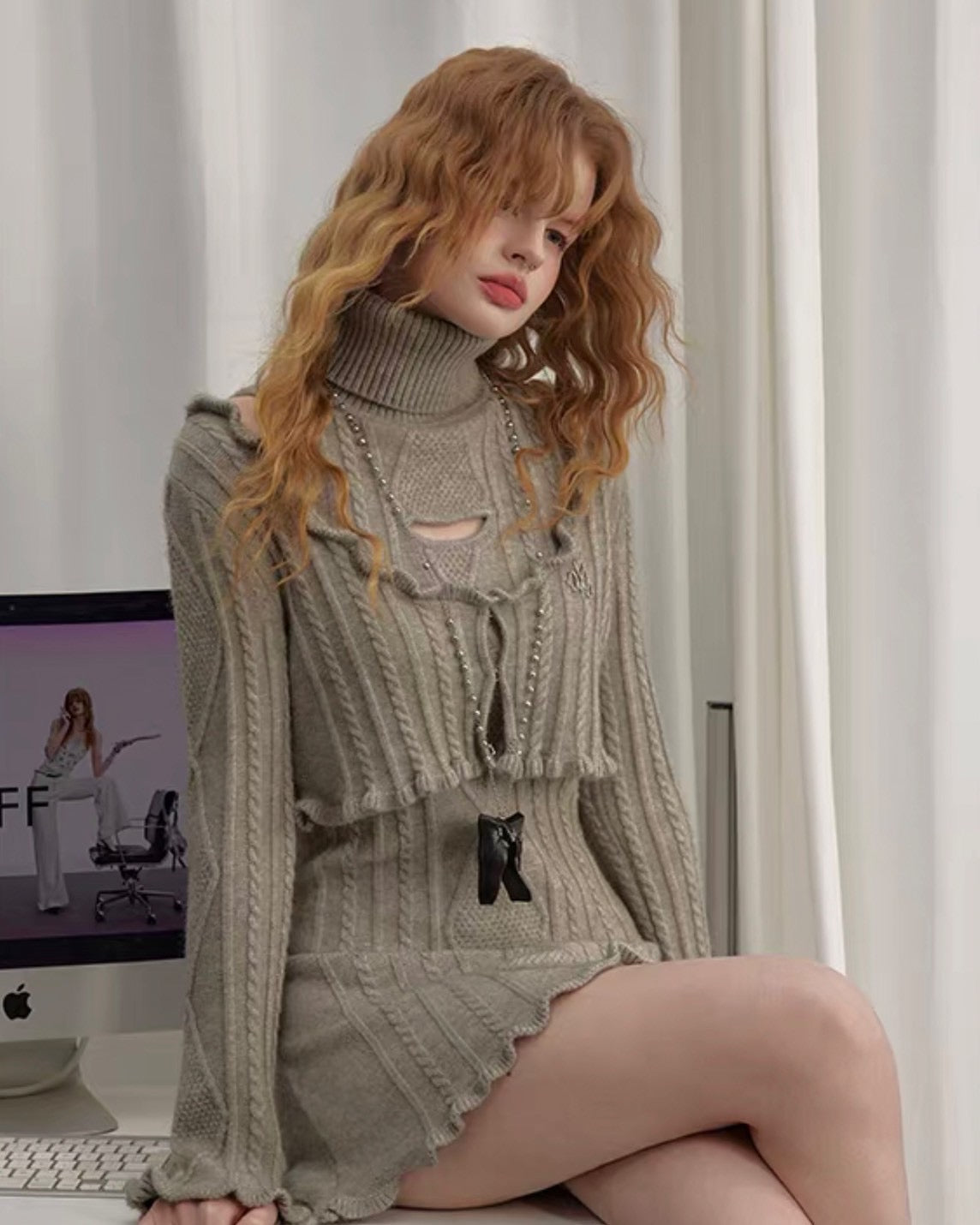 タートルネックワンピ&カーディガン