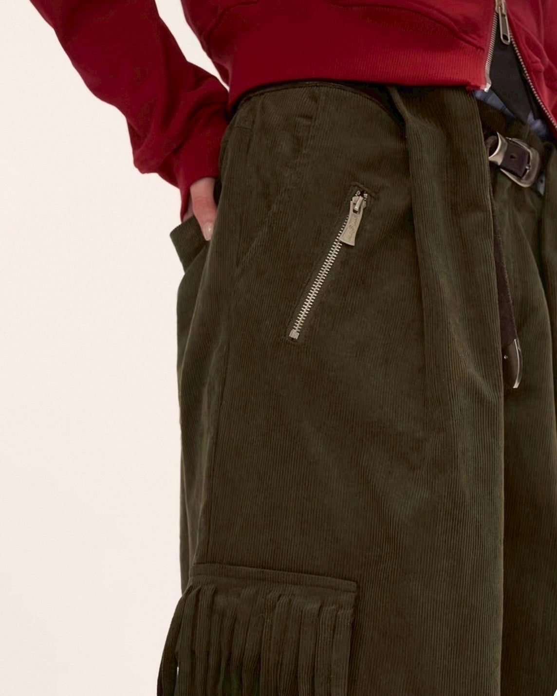 ポケット付きタックパンツ