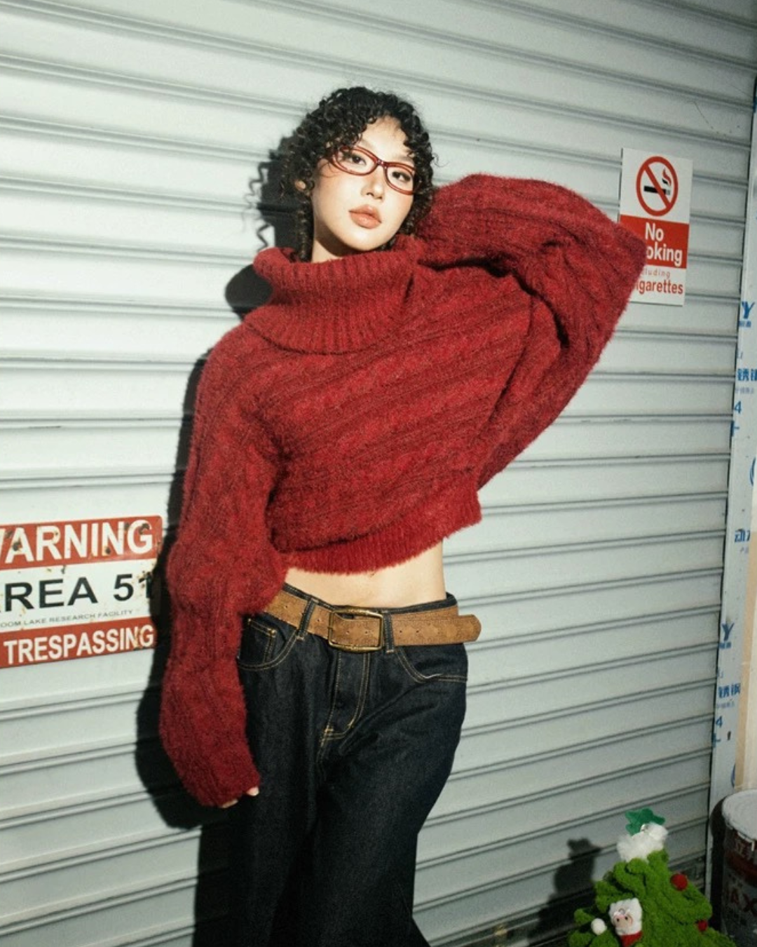 00 off-shoulder knit