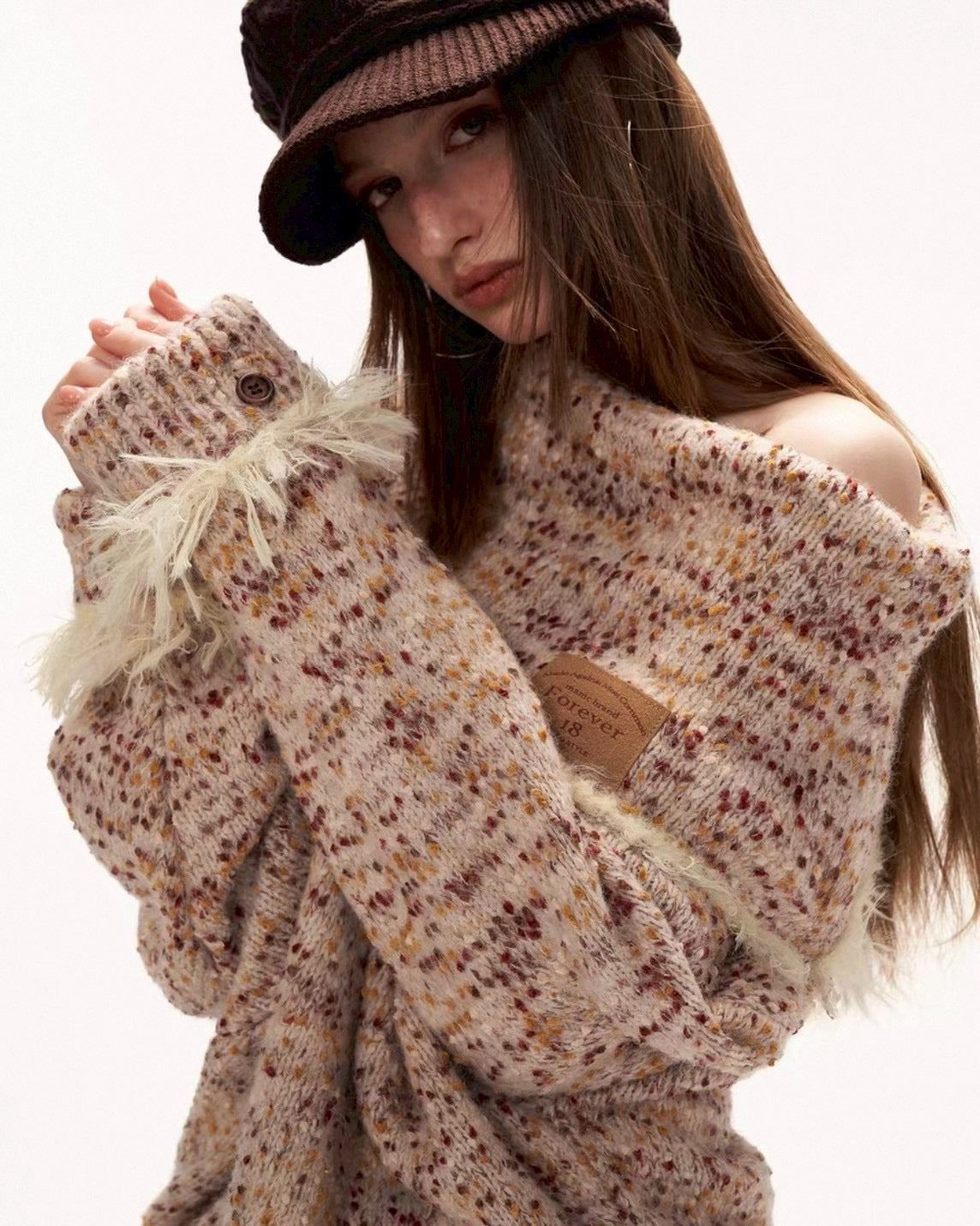 オフショルルーズニット