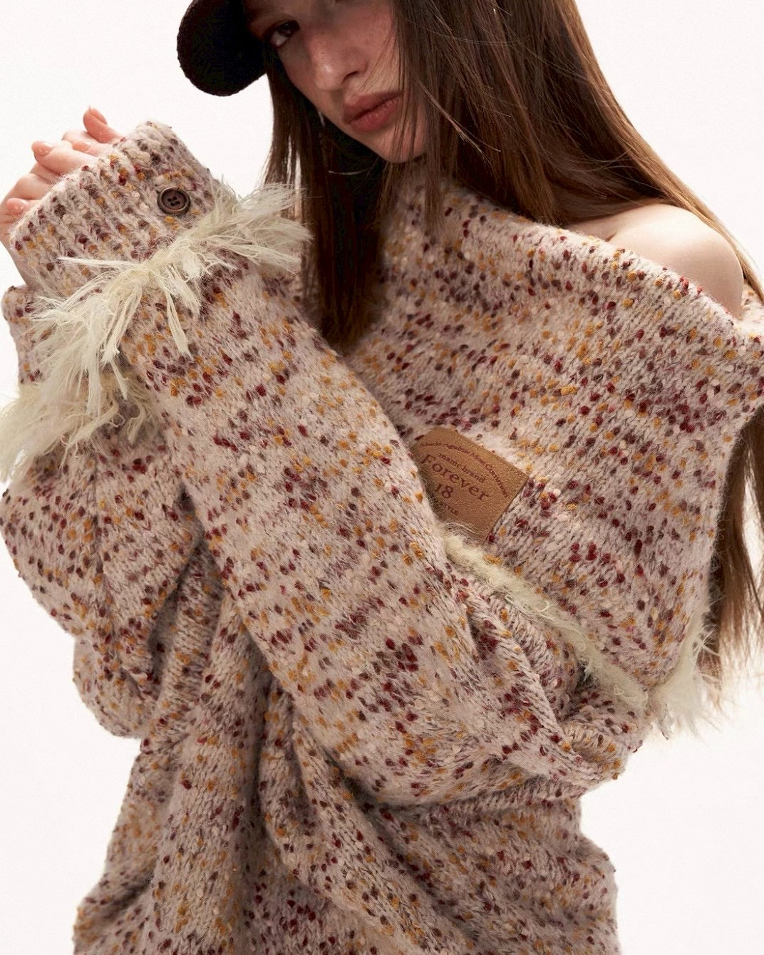 オフショルルーズニット