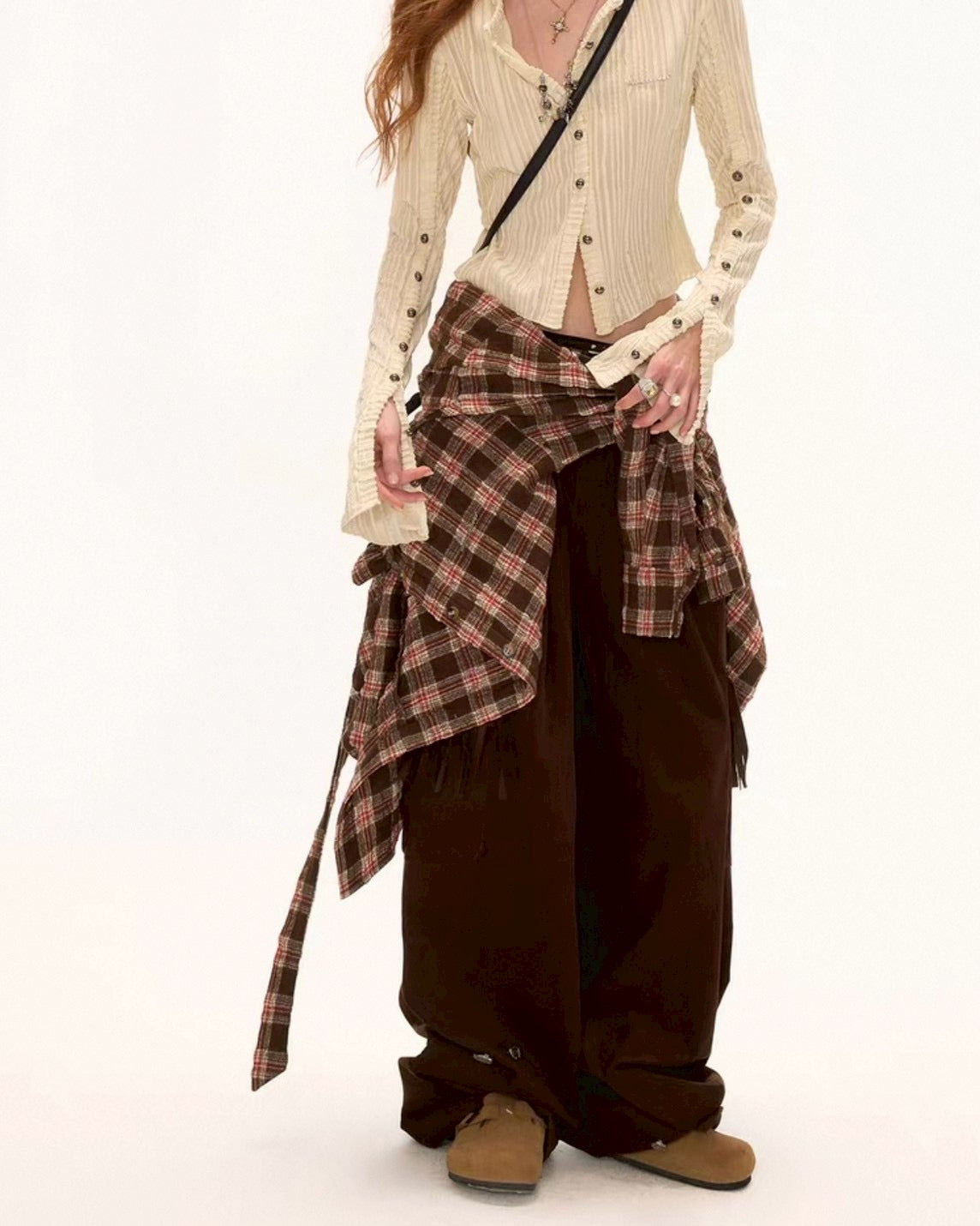 ポケット付きタックパンツ